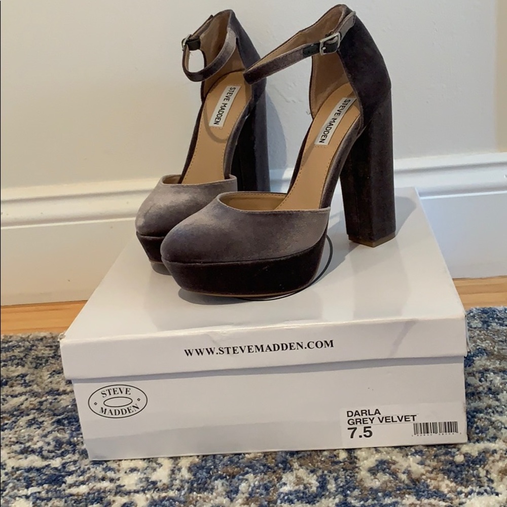 Steve Madden Darla grey velvet platform shoes.